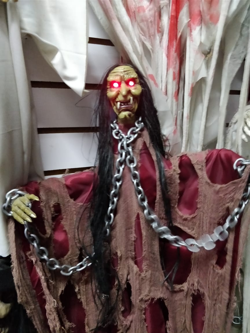 HA144 Chained Decor